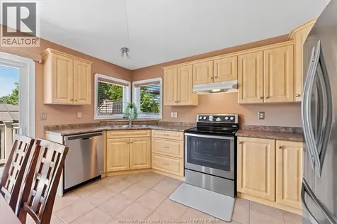 1531 Venetian Avenue Windsor ON N8P 1P9
