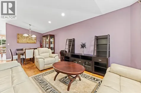 1531 Venetian Avenue Windsor ON N8P 1P9