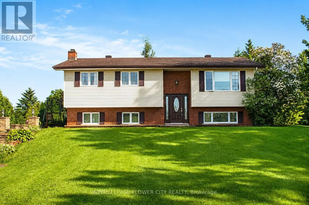 18528 Paragon Road South Glengarry ON K6H 5R5