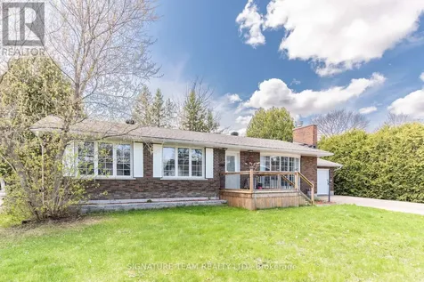 7 Mary Street Petawawa ON K8H 1R6