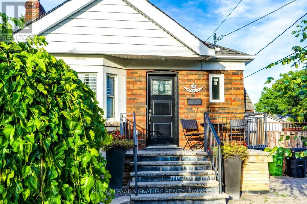 33 Athlone Road Toronto (east York) ON M4J 4H3