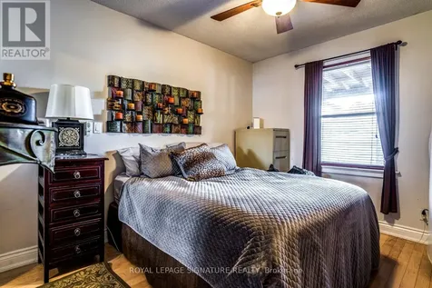33 Athlone Road Toronto (east York) ON M4J 4H3