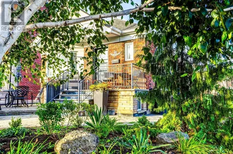 33 Athlone Road Toronto (east York) ON M4J 4H3