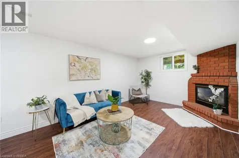 1 Buchanan Crescent Brantford ON N3P 2B2