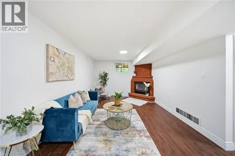 1 Buchanan Crescent Brantford ON N3P 2B2