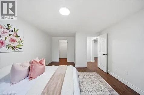 1 Buchanan Crescent Brantford ON N3P 2B2