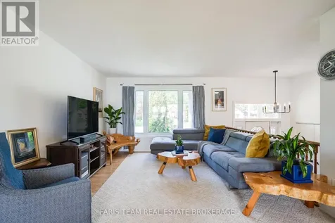 643 Glen Crescent Orillia ON L3V 6R2