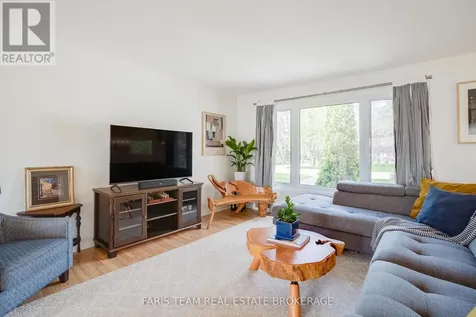643 Glen Crescent Orillia ON L3V 6R2