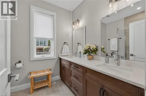 68 Cedar Street Paris ON N3L 0L4