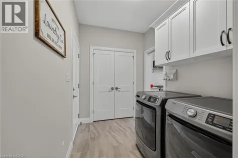 68 Cedar Street Paris ON N3L 0L4