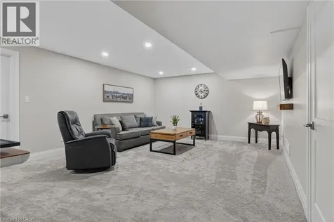 68 Cedar Street Paris ON N3L 0L4