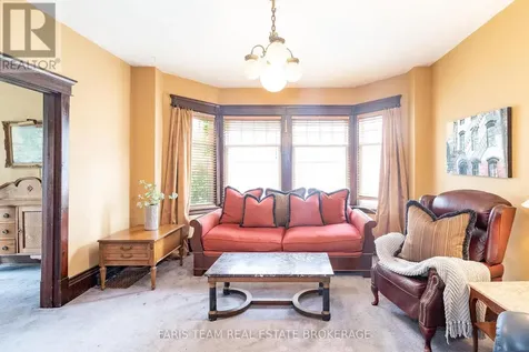 105 Barrie Street Bradford West Gwillimbury (bradford) ON L9S 2C9