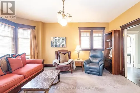 105 Barrie Street Bradford West Gwillimbury (bradford) ON L9S 2C9