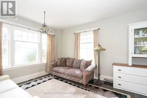 105 Barrie Street Bradford West Gwillimbury (bradford) ON L9S 2C9