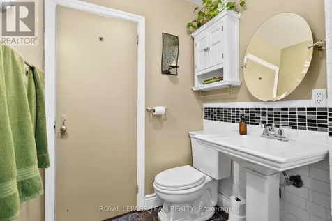 421 Greenwood Avenue Ottawa ON K2A 0X5