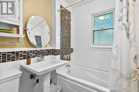 421 Greenwood Avenue Ottawa ON K2A 0X5