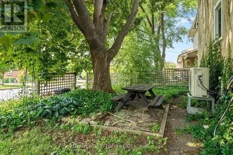 421 Greenwood Avenue Ottawa ON K2A 0X5