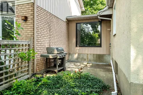 421 Greenwood Avenue Ottawa ON K2A 0X5