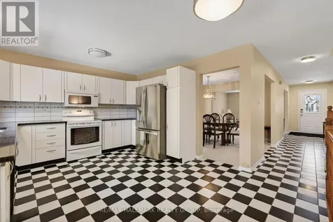 307 Beechgrove Avenue Ottawa ON K1Z 6R4