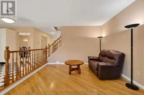 307 Beechgrove Avenue Ottawa ON K1Z 6R4