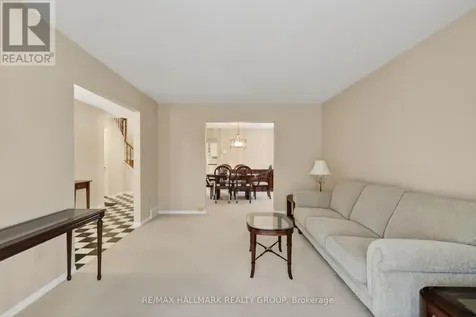 307 Beechgrove Avenue Ottawa ON K1Z 6R4