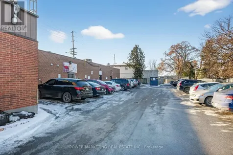 411 Mcarthur Avenue Ottawa ON K1K 1G7