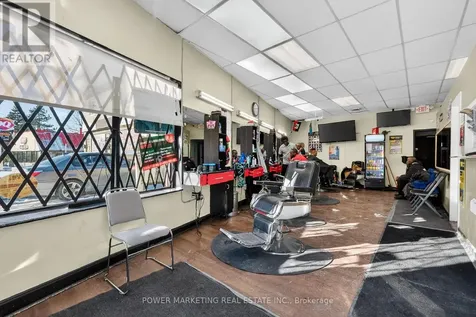 411 Mcarthur Avenue Ottawa ON K1K 1G7