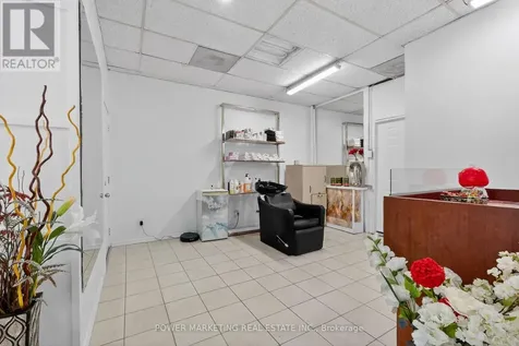 411 Mcarthur Avenue Ottawa ON K1K 1G7