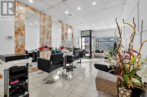 411 Mcarthur Avenue Ottawa ON K1K 1G7