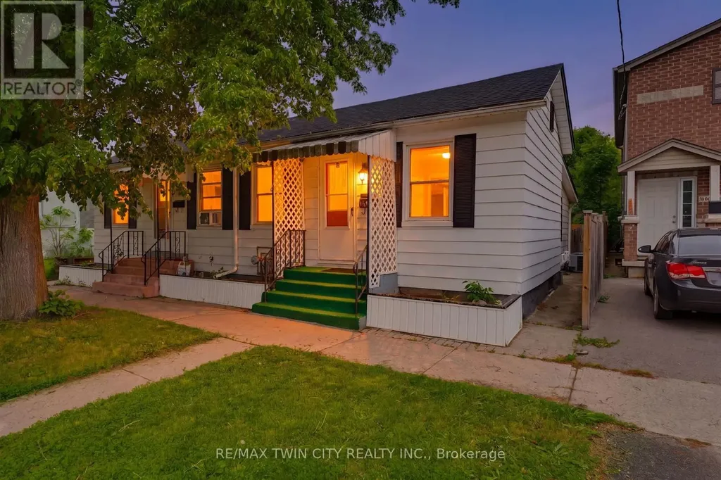 12 Marlborough Street Brantford ON N3T 2R8