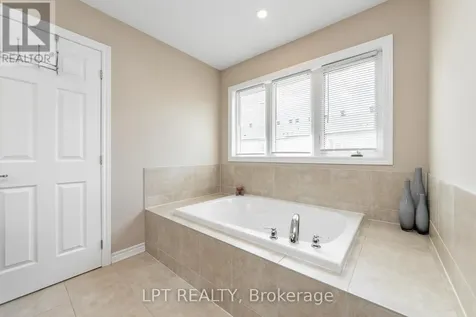 908 Pedigree Street Ottawa ON K2S 0Y5