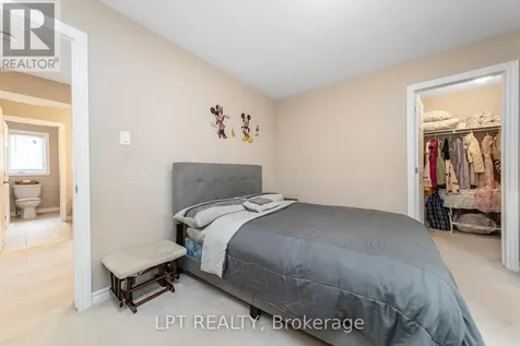 908 Pedigree Street Ottawa ON K2S 0Y5