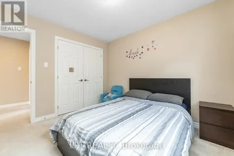 908 Pedigree Street Ottawa ON K2S 0Y5
