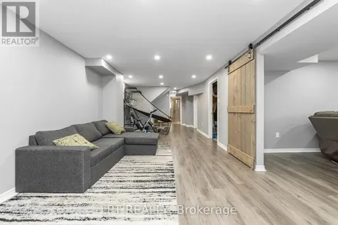 908 Pedigree Street Ottawa ON K2S 0Y5