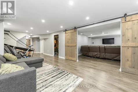 908 Pedigree Street Ottawa ON K2S 0Y5