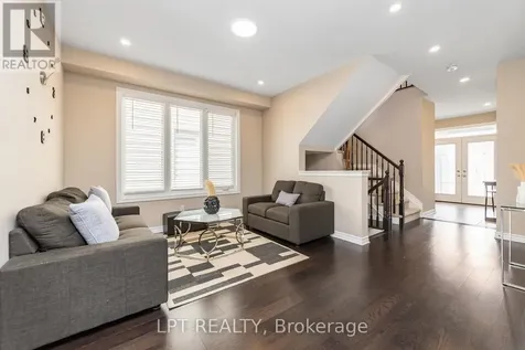 908 Pedigree Street Ottawa ON K2S 0Y5