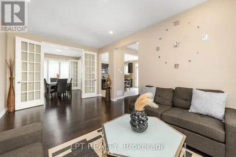 908 Pedigree Street Ottawa ON K2S 0Y5