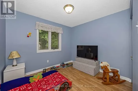 18 Randall James Drive Ottawa ON K2S 1L9