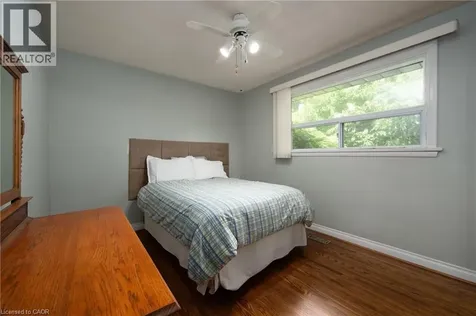 1304 Avon Crescent Oakville ON L6J 2T7