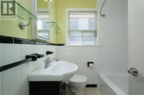 1304 Avon Crescent Oakville ON L6J 2T7