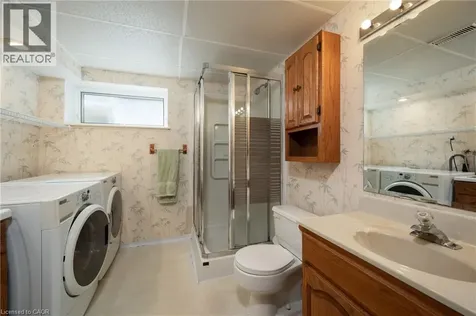 1304 Avon Crescent Oakville ON L6J 2T7