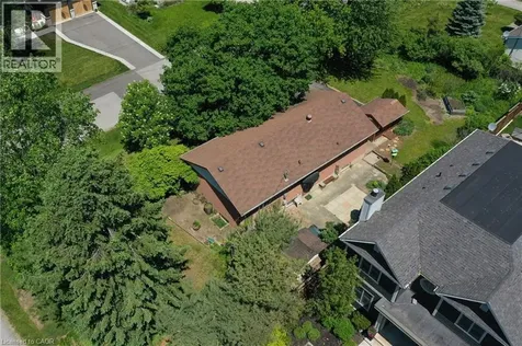 1304 Avon Crescent Oakville ON L6J 2T7