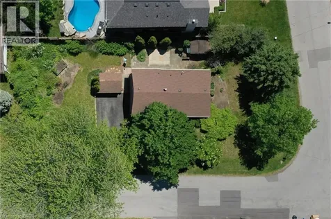 1304 Avon Crescent Oakville ON L6J 2T7
