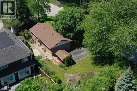 1304 Avon Crescent Oakville ON L6J 2T7
