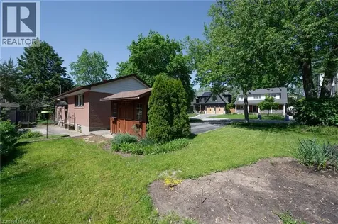 1304 Avon Crescent Oakville ON L6J 2T7