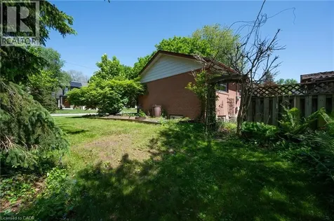 1304 Avon Crescent Oakville ON L6J 2T7