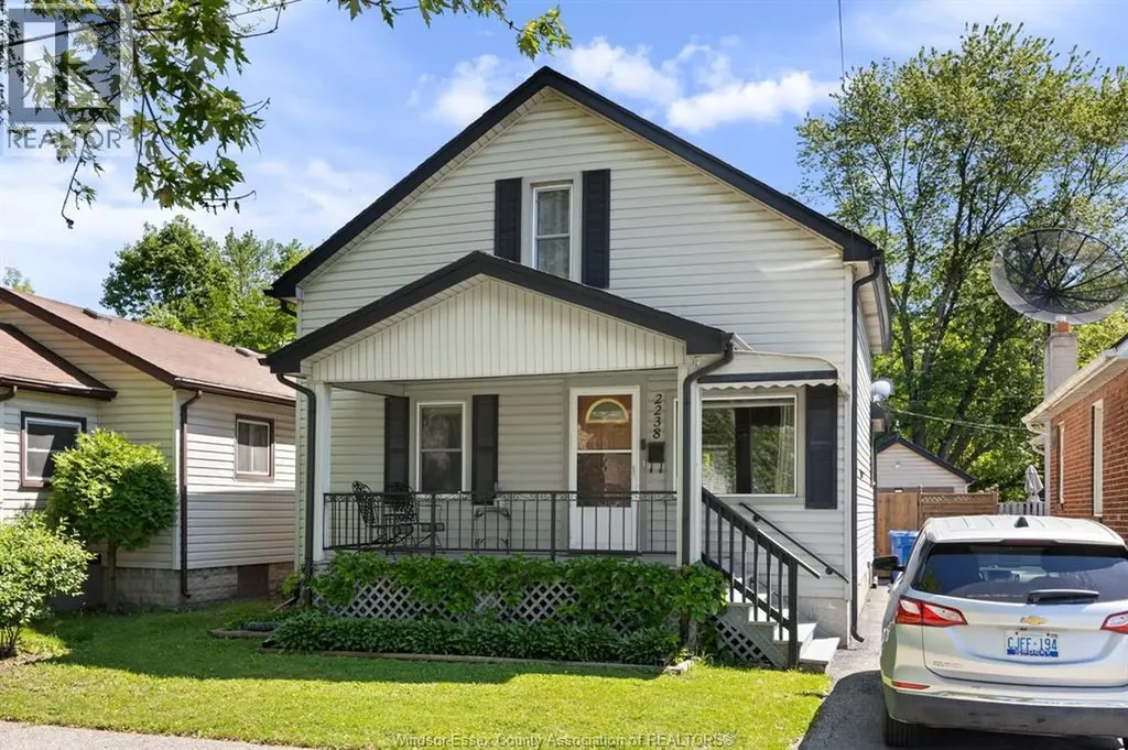 2238 Charl Avenue Windsor ON N8X 2A2