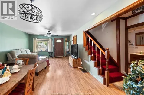 2238 Charl Avenue Windsor ON N8X 2A2