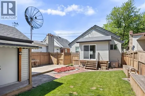 2238 Charl Avenue Windsor ON N8X 2A2