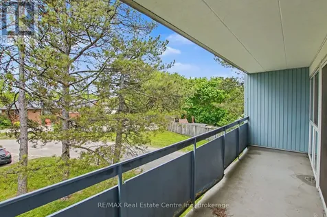 105 Conroy Crescent Guelph (dovercliffe Park/old University) ON N1G 2V5
